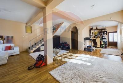Casa 6 camere de vanzare mobilata utilata in Targoviste cartier Sarbi - 3