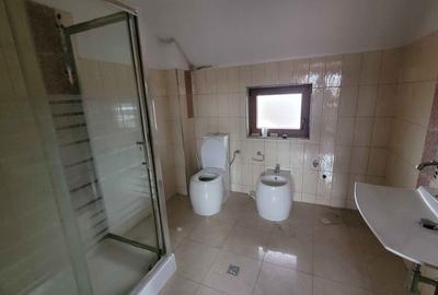 Imobil cu 3 case:C1 -3 nivele;C2-2nivele;C4-1 nivel;C3;C5;Piscina;Foisor - 13