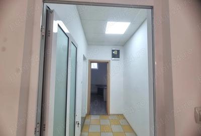 Spațiu comercial, de 82 mp, în Micro 12 - 7