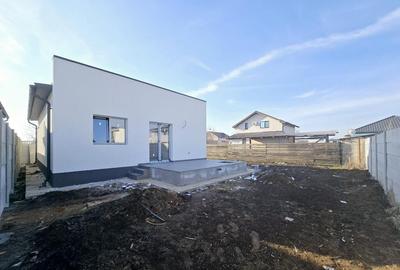 Casa mediteraneana - 3 camere - placa de beton - beci - geamuri tripan - 3