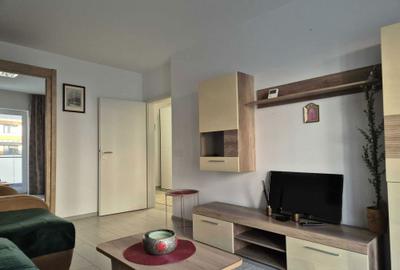 Apartament cu 2 camere decomandat în Tractorul