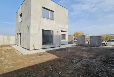 Case Cubiste in Faza de Executie Arhitectura Moderna, Teren Generos, Utilitati - 1