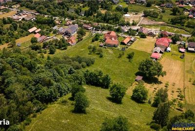 Teren de 2327 mp, în Moieciu - 2