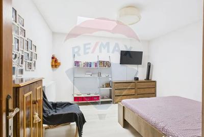 Casă cu 6 camere cu Teren 355 Mp în Vitan - 1