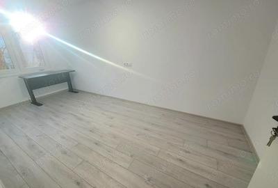 Apartament cu 3 camere decomandat în Cornișa - 8