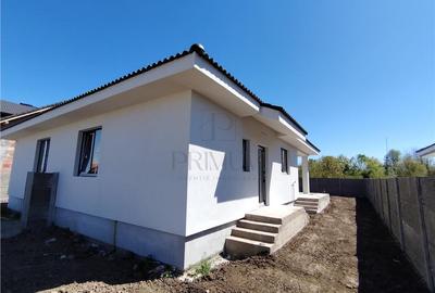 Duplex cu 3 camere cu Canalizare în Albina - 2