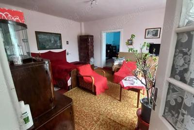 Casă cu Teren 1100 Mp în Central - 2