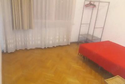 Primesc in gazda ofer o camera in Chirie pt 1 persoana nefumatoare,in Tractorul,Brasov - 1