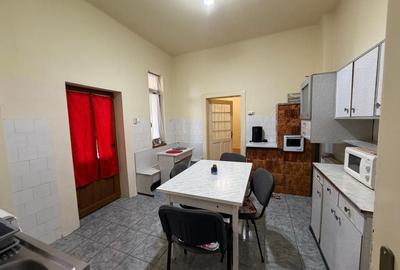 Casă individuală cu 4 camere cu Canalizare în Central - 3