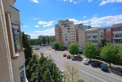 Apartament cu 4 camere decomandat în Central - 6