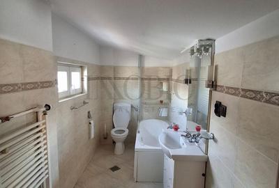 Casă individuală cu 5 camere cu Canalizare în Moșilor - 12