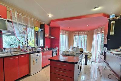 Casă cu 5 camere cu Teren 500 Mp în Central - 2