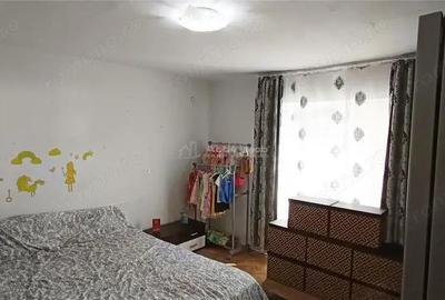 MOLDOVA NOUA, zona centrala, Casa 4 camere, 2 bai si garaj - 3