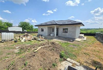 Casă individuală cu 4 camere cu Teren 775 Mp în Cogeasca - 1