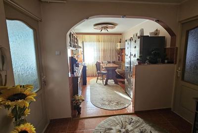 Apartament cu 2 camere decomandat în Central - 1
