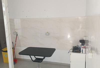 Spațiu comercial, de 40 mp, în Central - 4