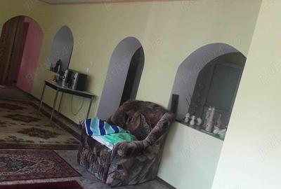 Vand casa in Sanislau - 1