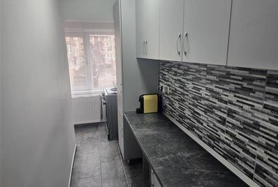 Garsonieră decomandată, mobilată în Micro IV - 17