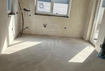 Casă cu 5 camere cu Teren 380 Mp în Luna - 5