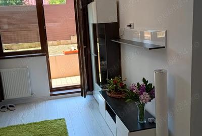 Vand apartament cu 2 camere cu curte privata in Iasi