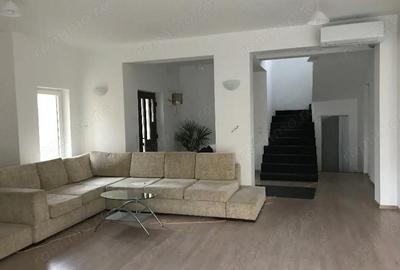 Casă cu 5 camere cu Teren 200 Mp în Central - 14