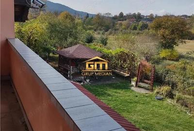 Proprietate deosebita cu doua case ?i teren 5.600 mp, situata in zona lini?tita, Gole?ti - 18