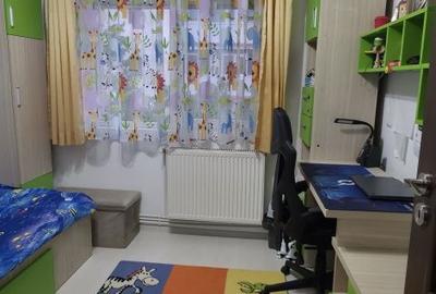 Apartament cu 3 camere semidecomandat în Lacu - 3