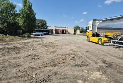 Spațiu comercial, de 5,000 mp, în Central - 2