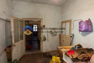 Casa + teren spa?ios de vanzare Girov - 12