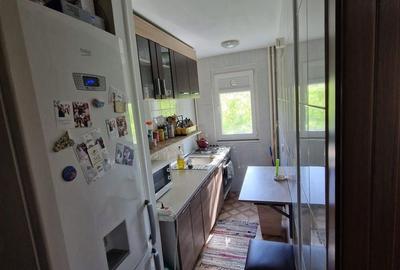 Apartament cu 2 camere semidecomandat în Berceni