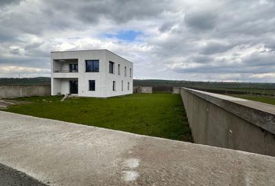 Casă cu 4 camere în Central - 3