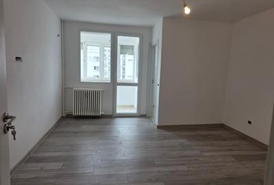 Garsonieră semidecomandată în Titan