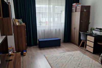 Apartament cu 2 camere decomandat în Tractorul - 2