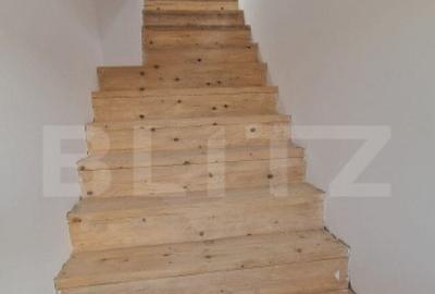 Casa de inchiriat pe 3 nivele cu 6 camere in suprafata de - 5