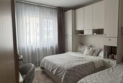 Apartament cu 3 camere semidecomandat în Central - 2
