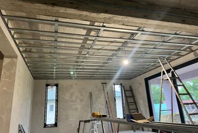 Casă cu 4 camere în Exterior Vest - 1