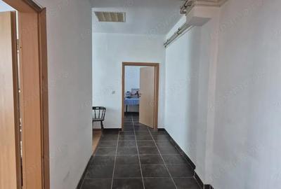 Spațiu comercial, de 1,800 mp, în Central - 12