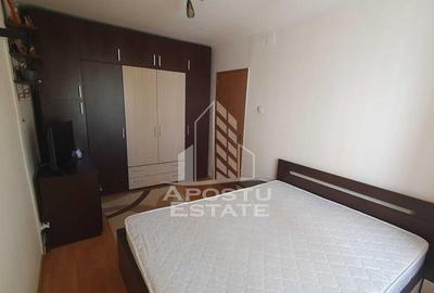 Apartament cu 3 camere semidecomandat, mobilat în Soarelui