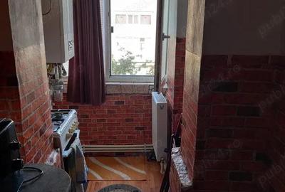 Garsonieră semidecomandată în Broșteni - 5