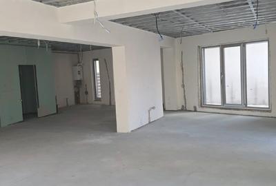 De inchiriat spatiu com. stradal 115 mp + curte parcare 56 mp  Str. Agricultori - 15