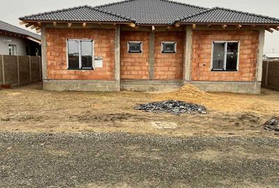 Casă cu 4 camere în Moșnița Veche - 3