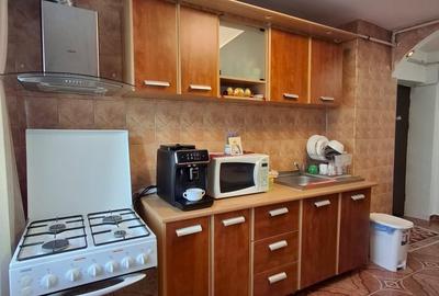 Apartament cu 4 camere decomandat, mobilat în Central - 12