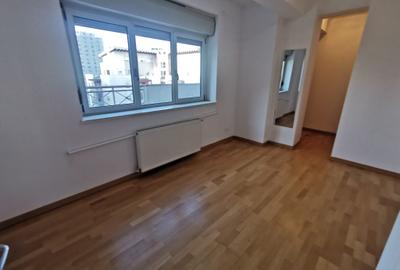 De inchiriat penthouse cu 4 camere – Complexul The Ring - 6