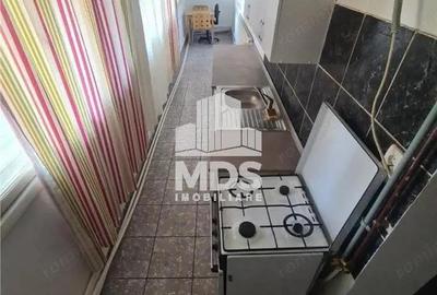 Apartament cu 2 camere semidecomandat în Girocului