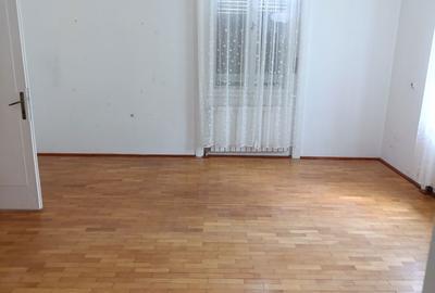 Casă cu 4 camere cu Teren 800 Mp în Favorit - 1
