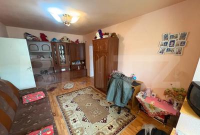 Apartament cu 2 camere semidecomandat, mobilat în Micro 4 - 1