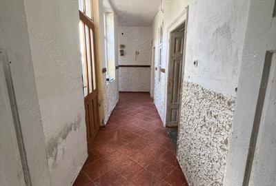 Casă cu 4 camere cu Teren 766 Mp în Geoagiu - 2