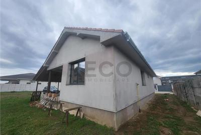 Casă cu 3 camere cu Teren 440 Mp în Central