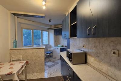 Apartament cu 3 camere semidecomandat, mobilat în 13 Septembrie - 4