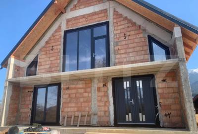 Casă cu 5 camere în Bran - 9